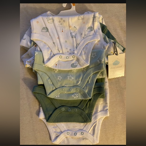 NWT Cloud island baby onesie , 4 pack 12 months - Picture 3 of 4